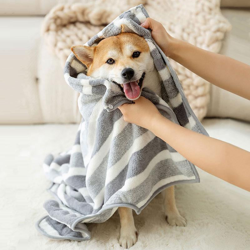 Transform Bath Time into a Stylish Affair with Our Adorable Quick-Dry Striped Pet Towel for Dogs & Cats! 🐾✨